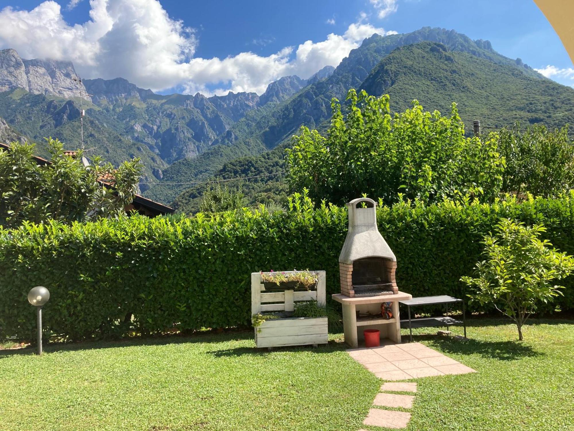 Villa Sasso Cavallo マンデッロ・デル・ラーリオ エクステリア 写真