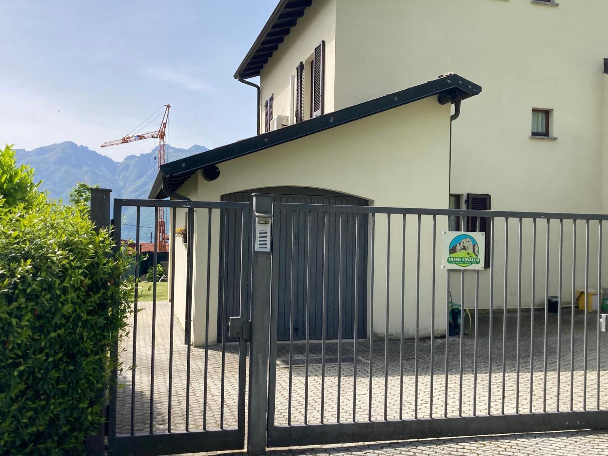 Villa Sasso Cavallo マンデッロ・デル・ラーリオ エクステリア 写真